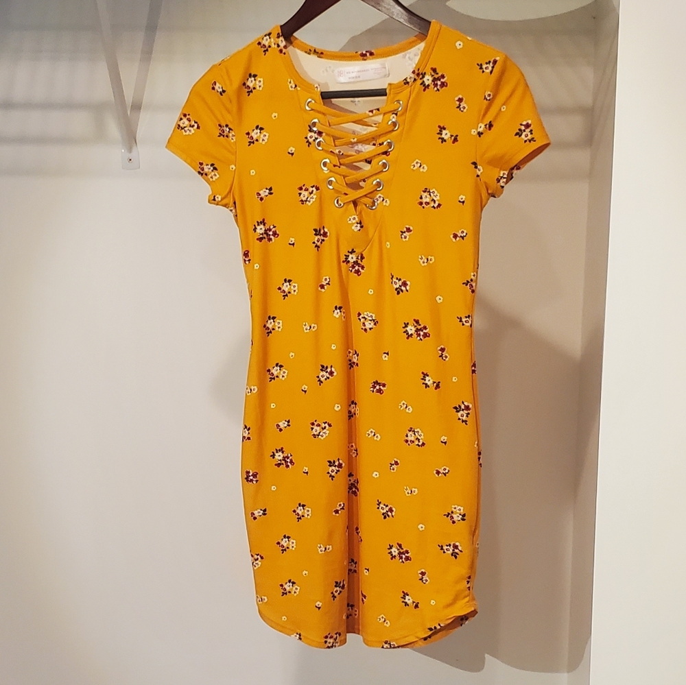 Yellow floral dress size S.